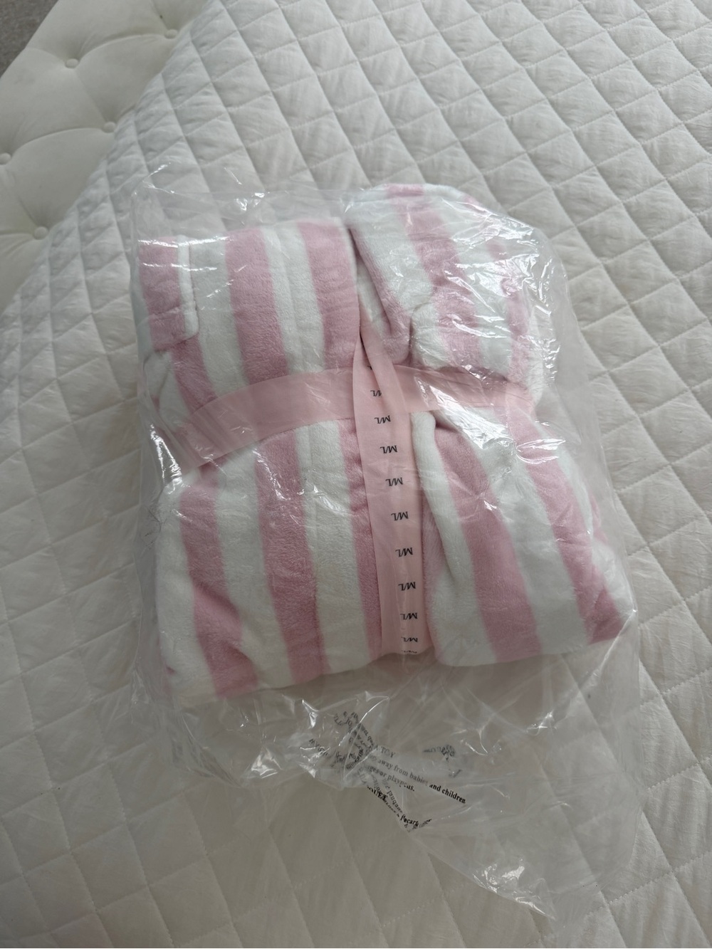 Victoria Secret Robe NEW - Picture 4 of 4